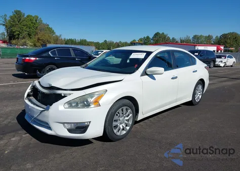 2014 Nissan Altima 2.5/2.5 S/2.5 Sl/2.5 Sv z USA, uszkodzony, nr VIN 1N4AL3AP2EC275700